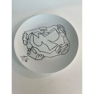 Pablo Picasso Porcelain Plate Holding Hands Decorative White Black JL